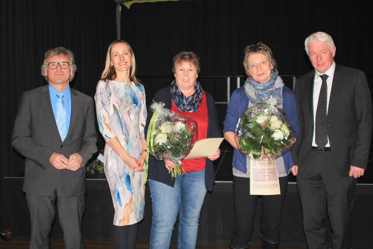 Geehrte Mitarbeiter der Evangelischen Sozialstation Mosbach. Geehrte Mitarbeiter der Evangelischen Sozialstation Mosbach.