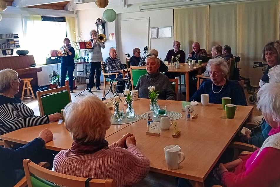 Jubiläumswoche Tagespflege Haßmersheim Musikalischer Beitrag in der Tagespflege Haßmersheim