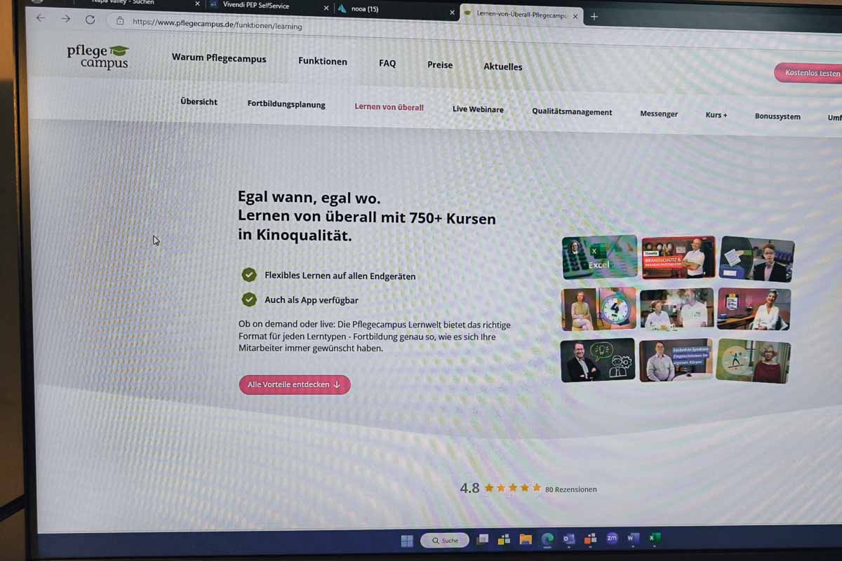 Digitale Ausbildung zur Pflegefachkraft in Mosbach Loginscreen des digitalen Pflegecampus auf einem Laptop