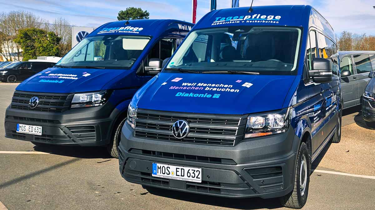 Neue Fahrzeuge Tagespflege Haßmersheim beide neuen Fahrzeuge beim Autohändler
